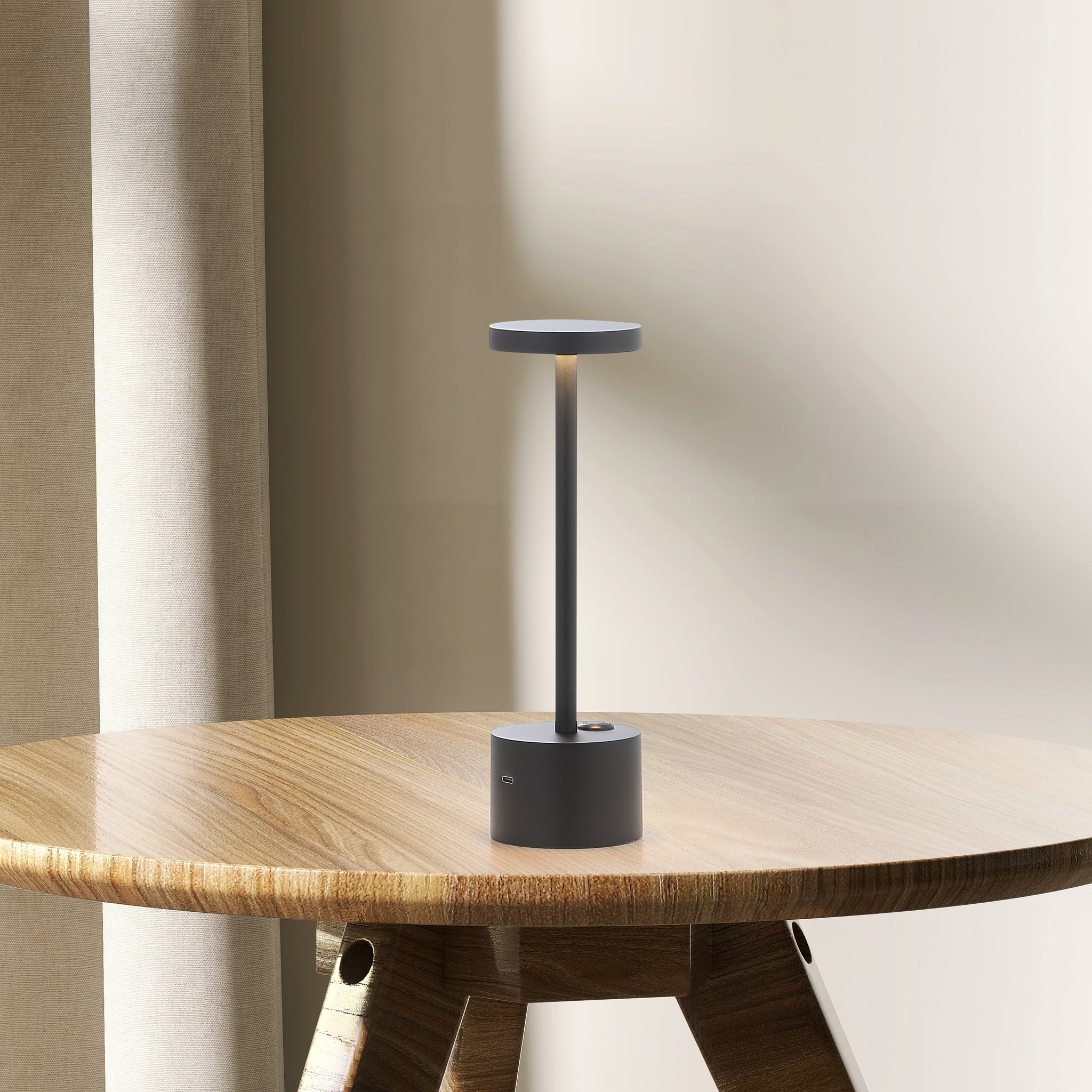 Bologna Mini LED Trådløs Bordlampe Sort